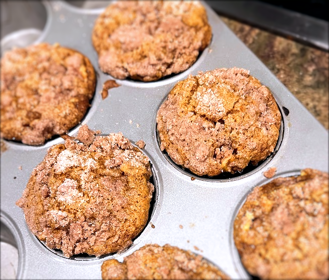 Cracked Sugar Pumpkin-Apple Muffins